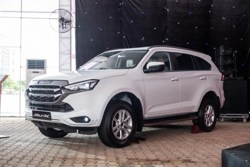 Đánh giá xe ô tô Isuzu MU-X và giá bán tại Việt Nam