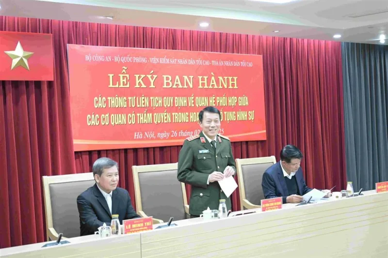 Bộ trưởng Bộ Công an Lương Tam Quang phát biểu tại buổi lễ ký kết. Ảnh: CA thong-tu-lien-tich.jpg