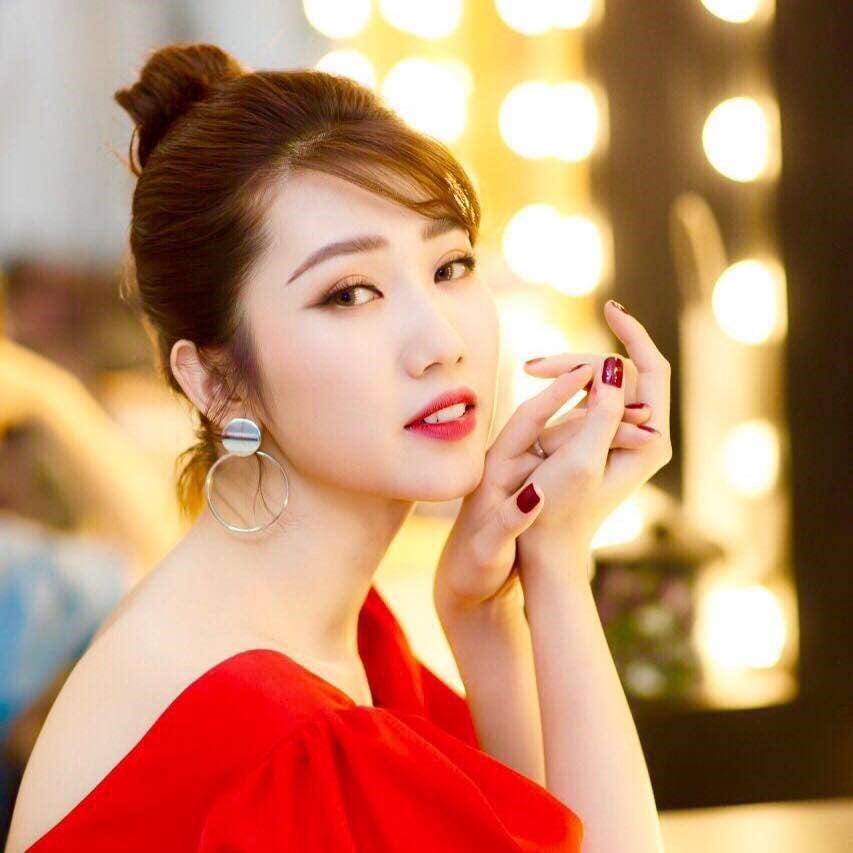thuyngan-1150-2 Thúy Ngân từng cho biết quan niệm mọi chuyện đều tùy duyên