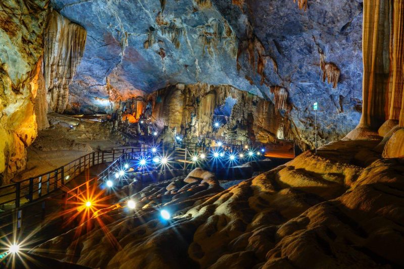 Tour động thiên đường 1 ngày Hệ thống thạch nhũ nhiều hình thù