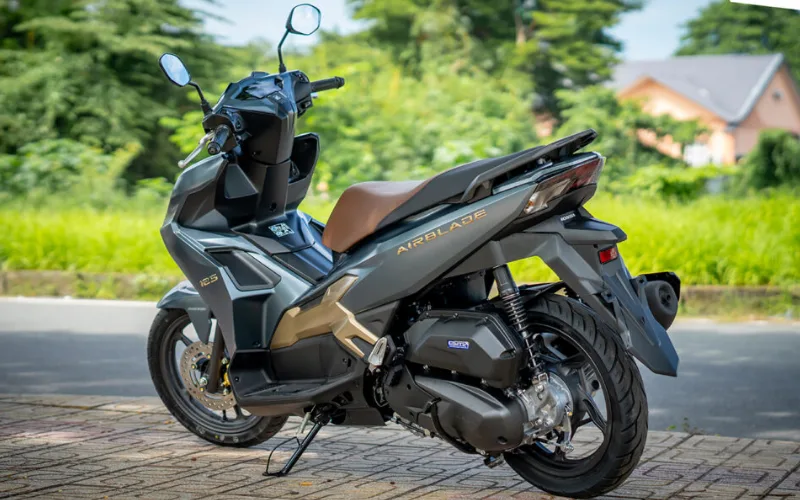 honda-airblade-2025-10-png