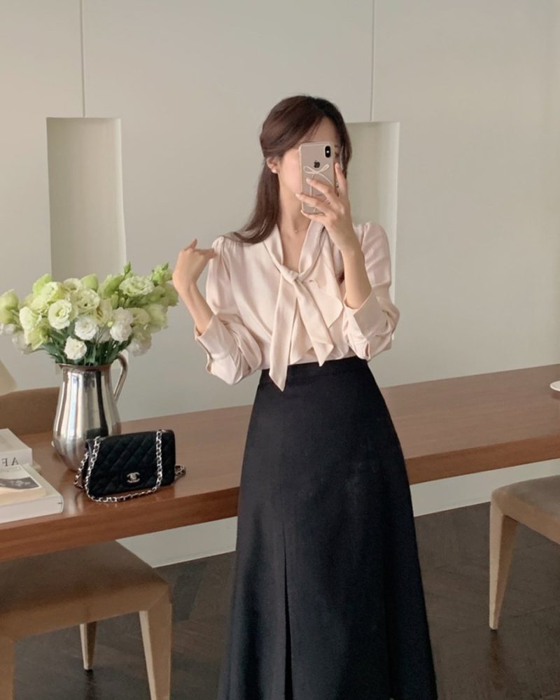 kieu-ao-ket-hop-voi-chan-vay-dai-1510 Áo blouse là món đồ thời trang mang đậm nét nữ tính và thanh lịch