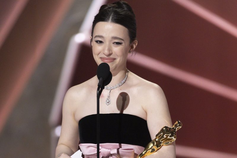 Sao phim 18+ ẵm tượng vàng Oscar nhờ vai vũ nữ thoát y, đẹp không tì vết nhờ thường xuyên làm điều này- Ảnh 1. Sao phim 18+ ẵm tượng vàng Oscar nhờ vai vũ nữ thoát y, đẹp không tì vết nhờ thường xuyên làm điều này- Ảnh 1.