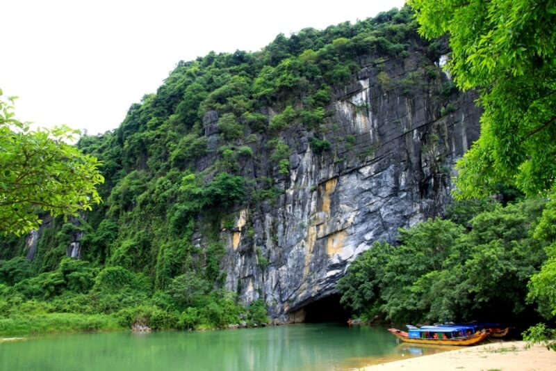 tour động phong nha suối nước moọc Đường vào động Phong Nha