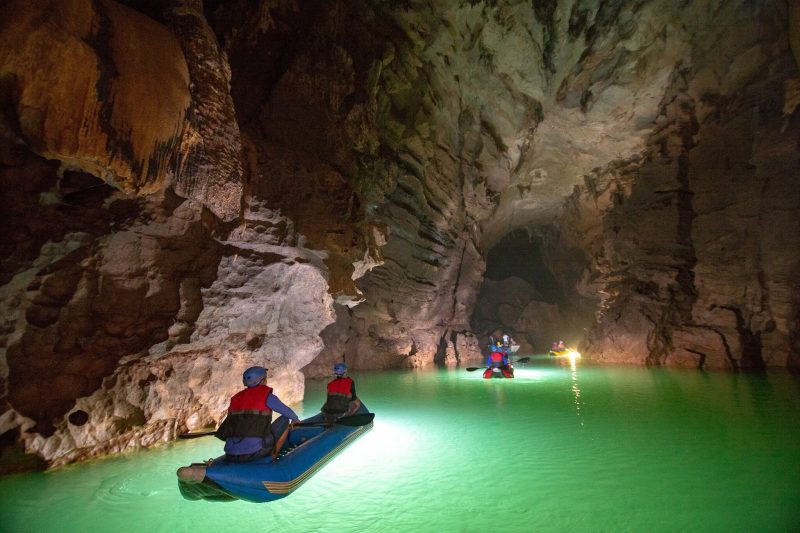 Tour động phong nha suối nước moọc tour động phong nha suối nước moọc