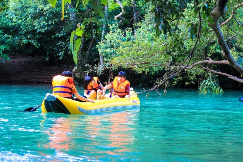 tour động phong nha suối nước moọc Chèo thuyền kayak