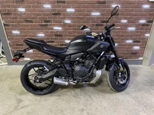 Giới thiệu xe mô tô Yamaha MT-07 2025 với vẻ ngoài hầm hố