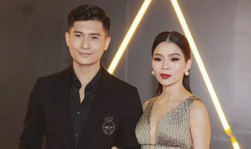 ban trai le quyen gay lo lang khi tiet lo ban than gap su co phai ngoi xe lan 074515 jpg