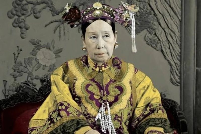 bi-quyet-tre-mai-khong-gia-cua-tu-hi-thai-hau-1933 Lịch sử ghi nhận rằng Từ Hi thái hậu không chỉ nổi tiếng về tài trị quốc mà còn rất chú trọng chăm sóc nhan sắc và sức khỏe