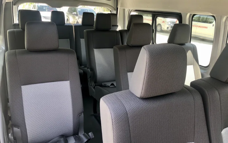 cac-dong-xe-16-cho-11-png Nội thất của Hiace đời mới tập trung vào tính thực dụng và thoải mái cho người lái và hành khách