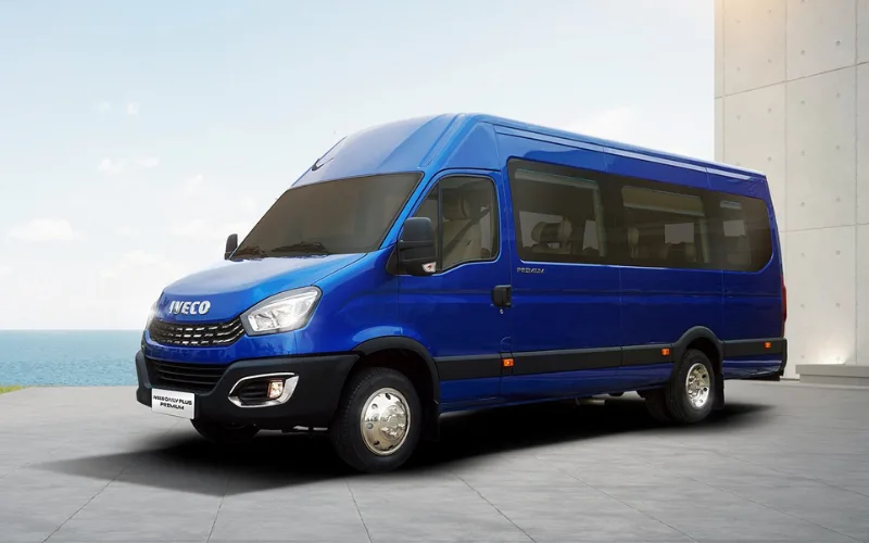 cac-dong-xe-16-cho-12-png Iveco Daily là mẫu xe 16 chỗ đời mới có kích thước tổng thể (DxRxC) khoảng 6.075 x 2.050 x 2.670 mm