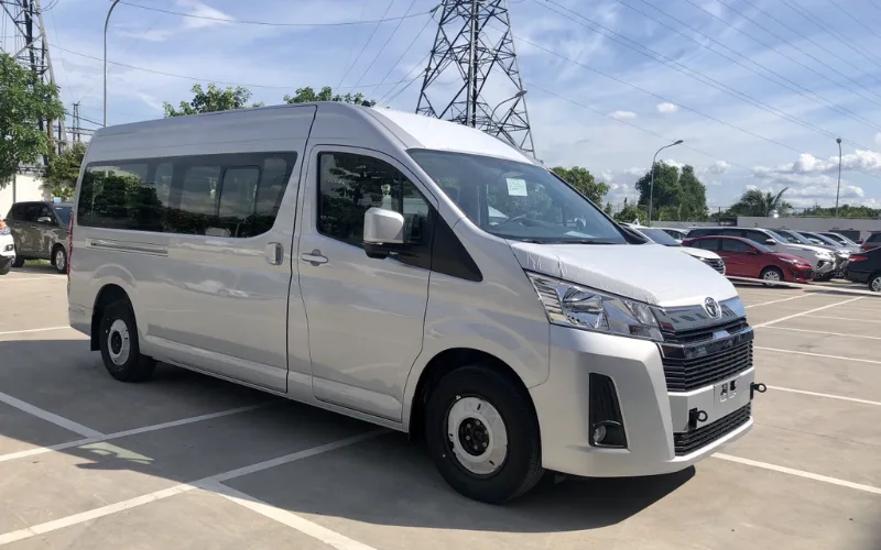 cac-dong-xe-16-cho-9-png Xe 16 chỗ Toyota Hiace là một trong những đối thủ đáng gờm trong phân khúc xe 16 chỗ tại Việt Nam hiện nay