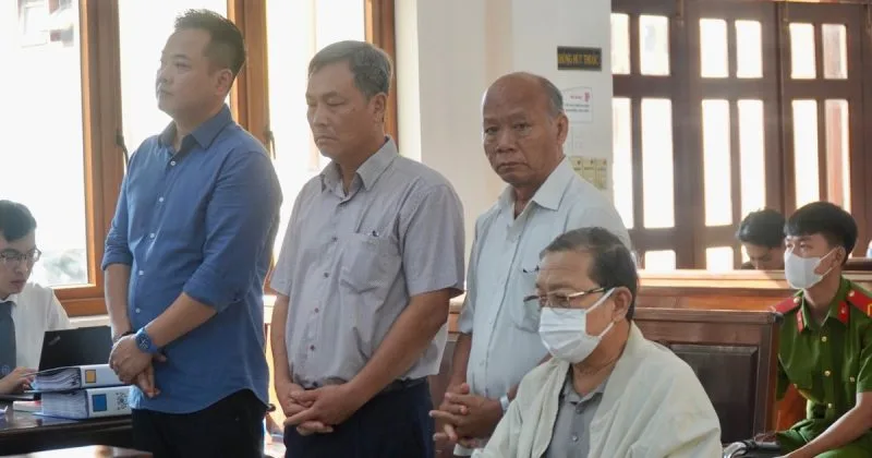 Các bị cáo tại phiên toà sơ thẩm. Ảnh: VŨ HỘI. Công ty Nhơn Trạch.jpg