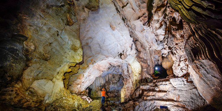 Vui chơi giải trí ở Quảng Bình Sông Chày Hang Tối Vui chơi giải trí ở Quảng Bình