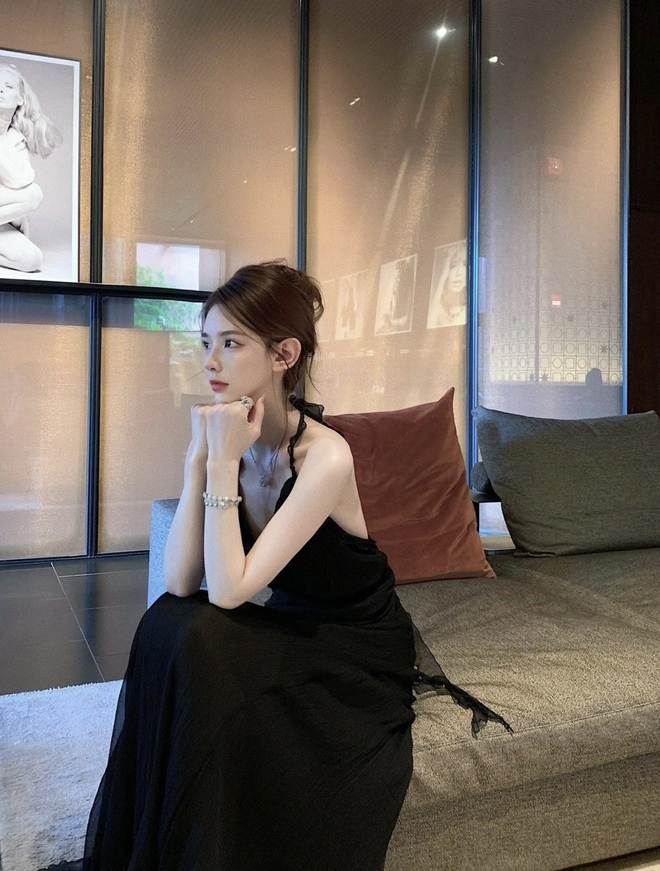 Người phớt lờ thiếu gia giàu nhất Trung Quốc được khen đẹp như Người phớt lờ thiếu gia giàu nhất Trung Quốc được khen đẹp như