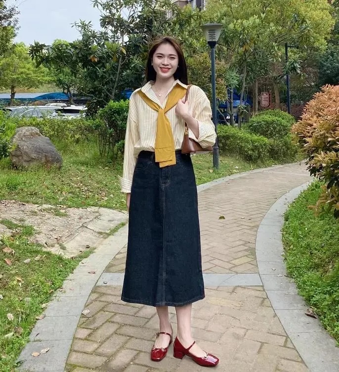 kieu-vay-ket-hop-ao-so-mi-2-1736 Áo sơ mi và chân váy denim