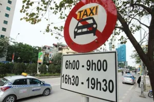 Tìm hiểu xe ô tô đi vào đường cấm bị phạt bao nhiêu?