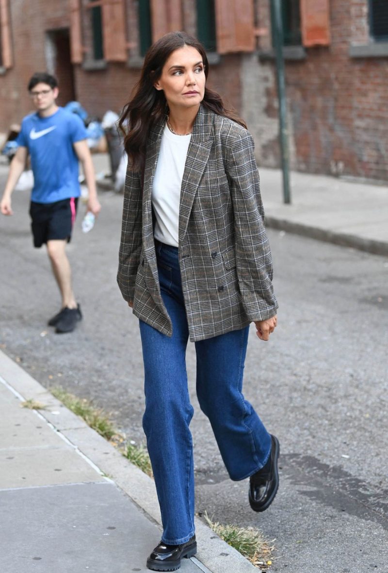 phongcach7-0834 Katie Holmes từng được Vogue vinh danh là
