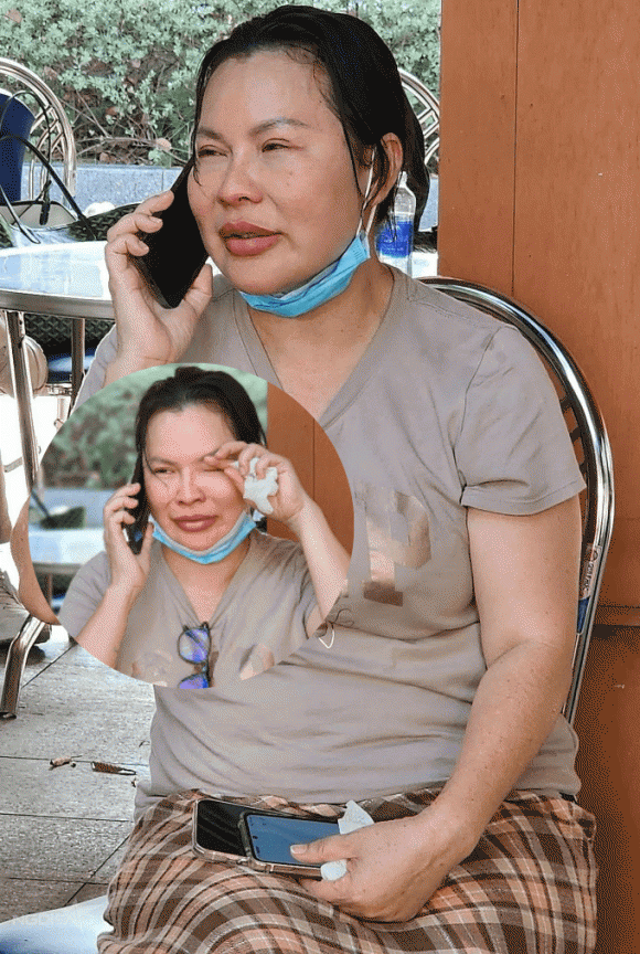 quybinh-0735 Bà xã Quý Bình, tại khuôn viên nhà tang lễ chiều 6/3.