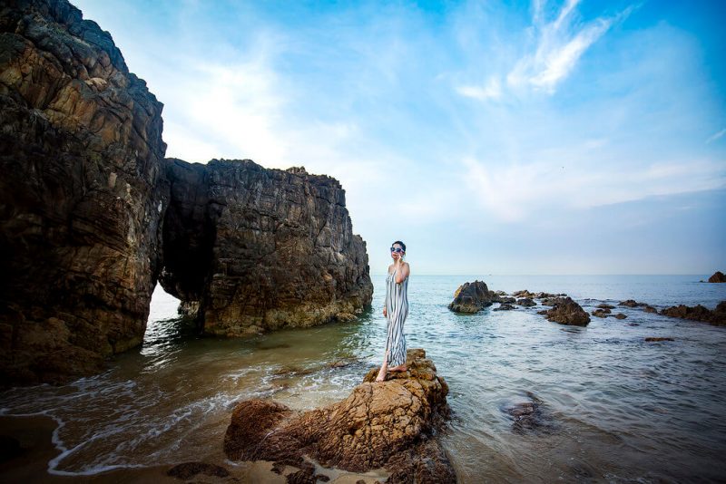 Tour bãi biển đá nhảy mộ Võ Nguyên Giáp Tour bãi biển đá nhảy mộ Võ Nguyên Giáp