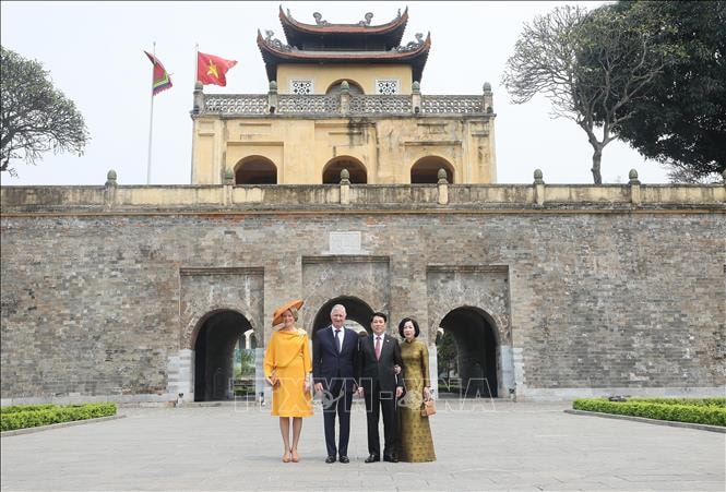 vna_potal_chu_tich_nuoc_va_nha_vua_bi_tham_hoang_thanh_thang_long_stand-2 vna_potal_chu_tich_nuoc_va_nha_vua_bi_tham_hoang_thanh_thang_long_stand-2-.jpg