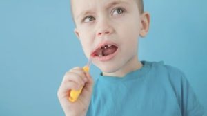 Nếu trẻ bị sâu răng hàm có mọc lại không? Thời gian tham khám nha khoa trẻ em