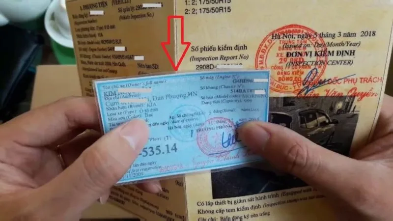 den 31 12 2025 nguoi dan bat buoc phai doi giay dang ky xe giu mau cu csgt phat 6 8 trieu dong dung khong 115838 jpg
