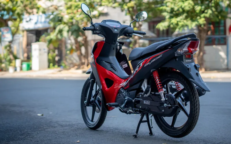 honda-blade-2025-8-png Đuôi xe Honda Blade 2025 được vuốt cao, tạo cảm giác thể thao và linh hoạt