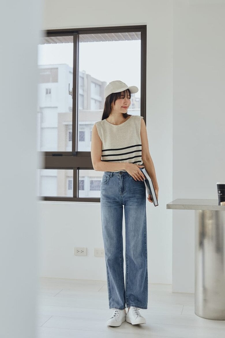 kieu-quan-must-have-cho-phu-nu-1147 Quần ống đứng với thiết kế cạp cao là một lựa chọn hoàn hảo cho những ai sở hữu đôi chân hơi đầy đặn
