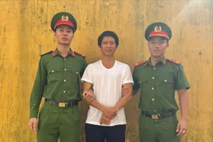 mua-xang-doa-giet-vo-ho-1-8157-jpeg Níu kéo tình cảm bất thành, gã đàn ông mua xăng doạ giết vợ hờ