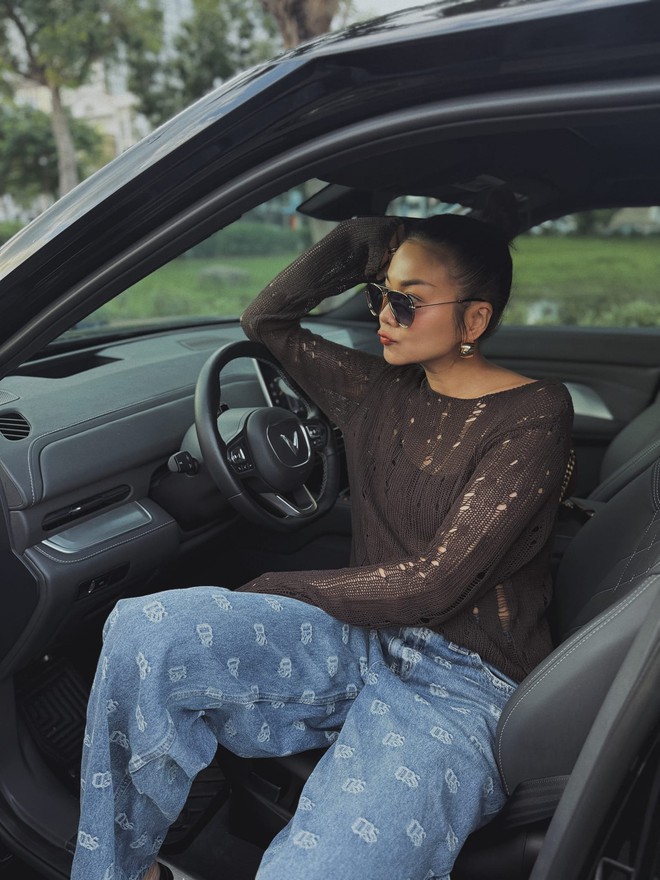 quanjeans3-0844 Phạm Thanh Hằng luôn biết cách cân bằng giữa vẻ trẻ trung, năng động và sự sang trọng