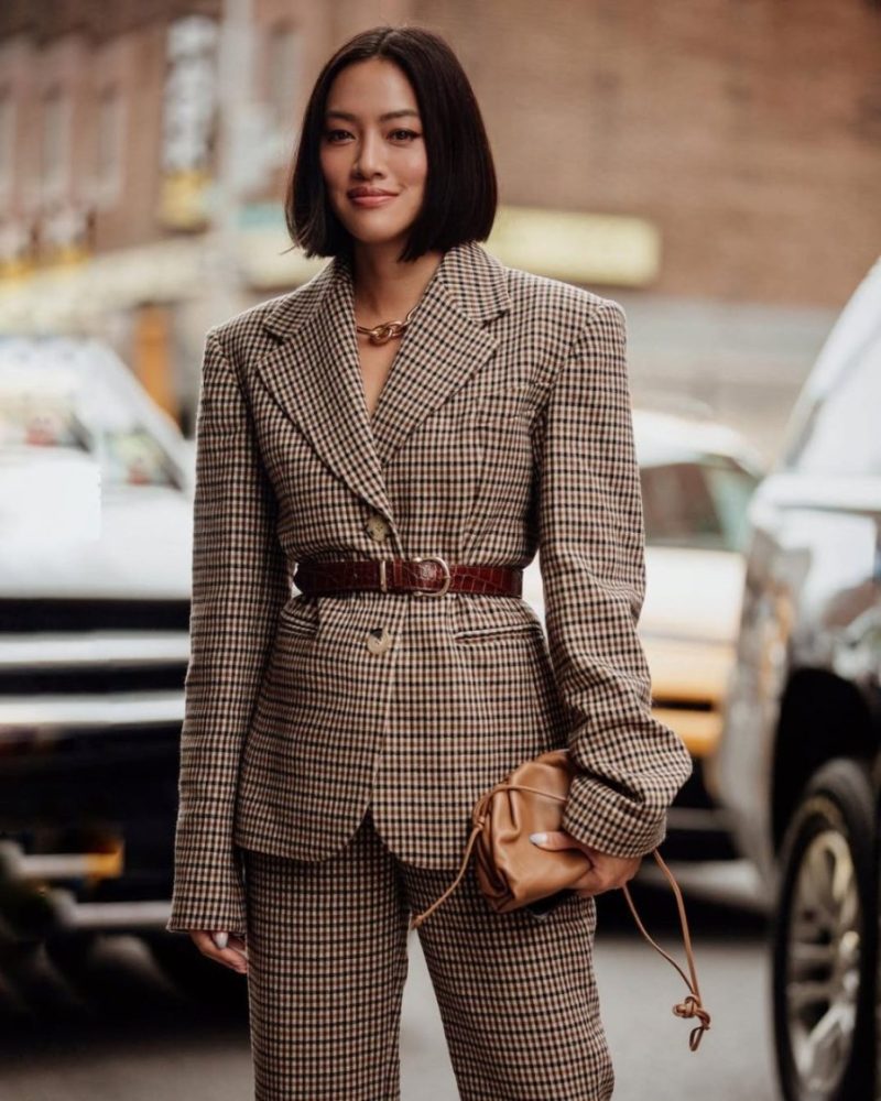 thatlung1-0831 Nếu yêu thích sự tinh tế và hài hòa, thắt lưng đồng màu với blazer hoặc suit chính là lựa chọn lý tưởng.