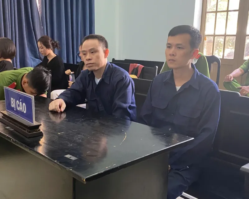 Hai bị cáo tại phiên tòa. Ảnh: YC truoc-cong-truong 2.jpg