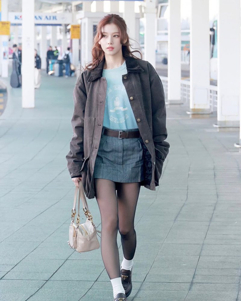 tuixach5-0815 Mẫu túi này mang hơi hướng preppy, phù hợp với phong cách trẻ trung, nữ tính của cô nàng.
