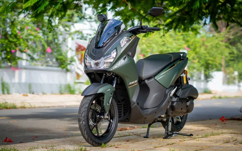 yamaha-lexi-5-png Độ cao yên 768 mm phù hợp với nhiều vóc dáng người lái, mang lại cảm giác thoải mái và tự tin khi điều khiển