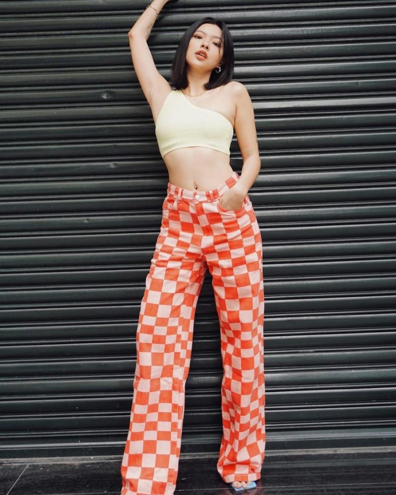 Họa tiết kẻ ô chưa bao giờ đánh mất sức hút trong làng mốt