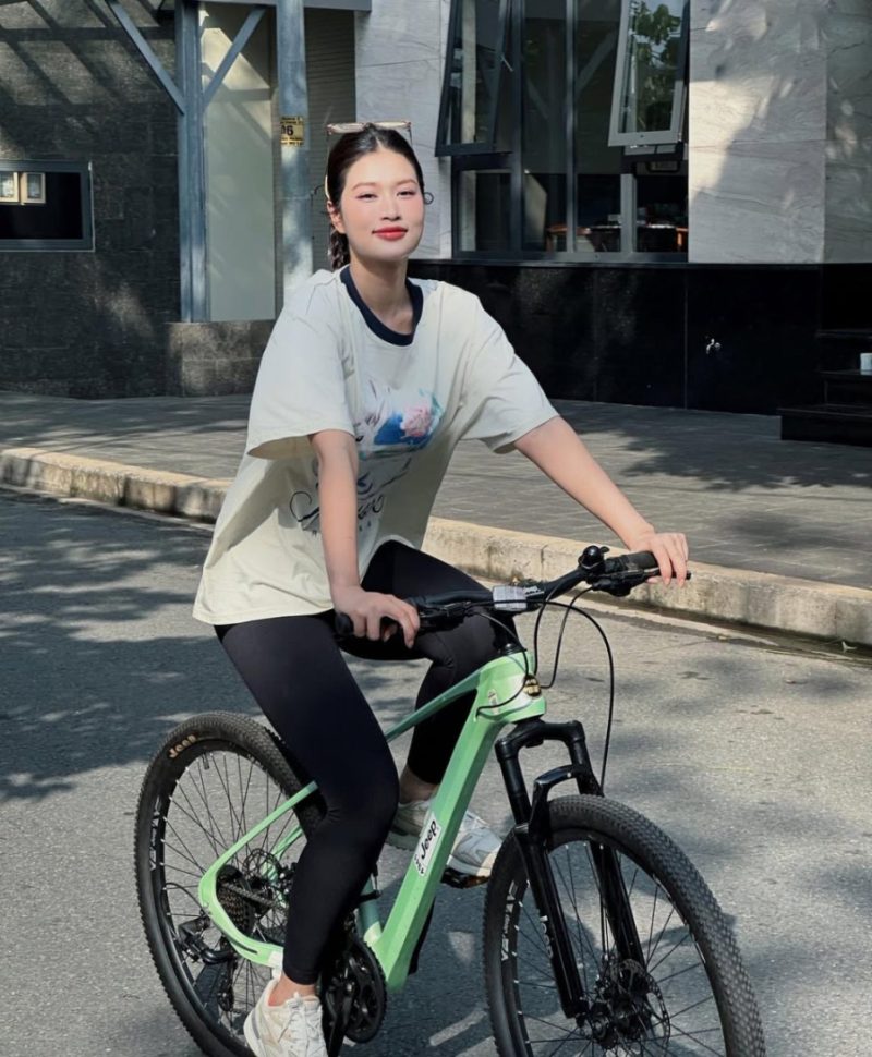 Kiểu áo này giúp bạn cảm thấy thoáng mát hơn trong quá trình tập luyện nhờ vào thiết kế rộng rãi