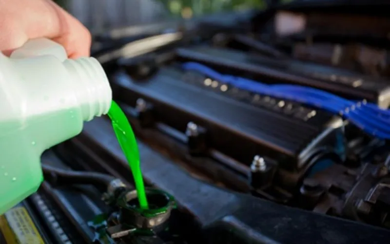 Dầu động cơ và nước làm mát