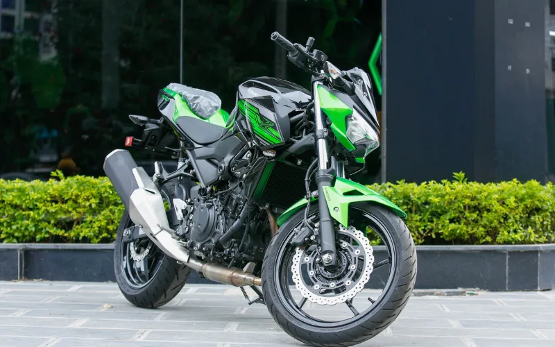 kawasaki-z400-6-png Kawasaki Z400 phiên bản mới có 02 màu xanh candy Lime và Đen ánh kim