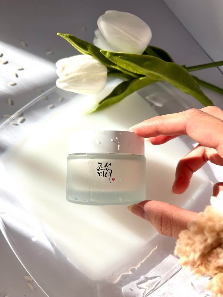 4 kem dưỡng nhẹ như mây dùng mùa hè rất sướng: Da ngậm nước, là phẳng nếp nhăn- Ảnh 3.