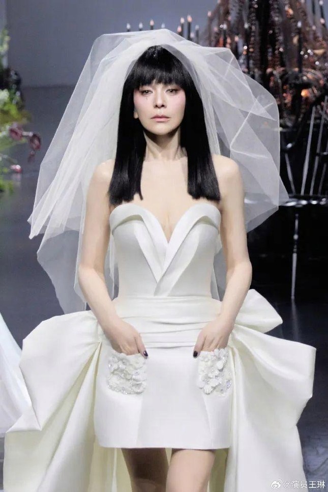 Vẻ ngoài khó tin của sao nữ ‘Tân dòng sông ly biệt’ - Ảnh 1.