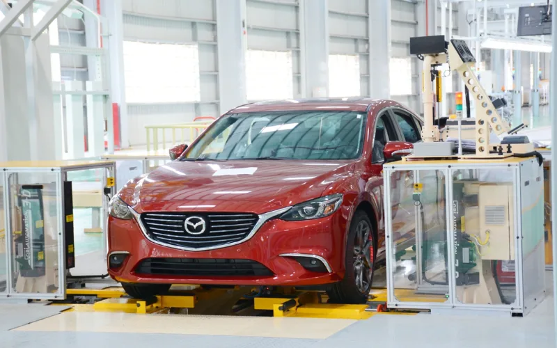 Chi phí đăng kiểm xe ô tô 5 chỗ mỗi năm khoản 250.000đ + 437.000đ + 1.560.000đ + 50.000đ = 2.297.000đ/năm