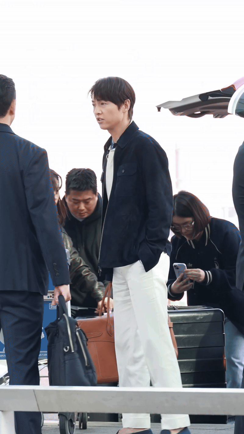 Song Joong Ki xuống sắc không phanh- Ảnh 1.