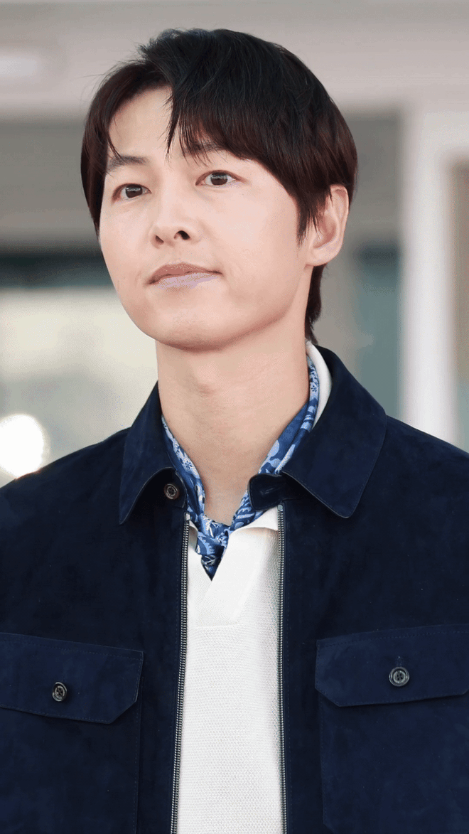 Song Joong Ki xuống sắc không phanh- Ảnh 3.