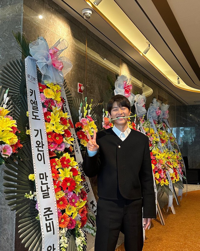 Song Joong Ki xuống sắc không phanh- Ảnh 7.