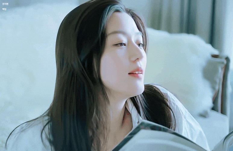 8 cách siêu dễ giúp mái tóc ngày nào cũng bóng mượt, óng ánh như mật ong - Ảnh 2.