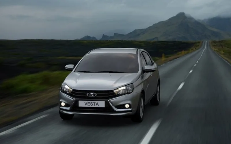 lada-vesta-12-png Đầu xe Lada Vesta 2025 gây ấn tượng thị giác với cụm lưới tản nhiệt màu đen