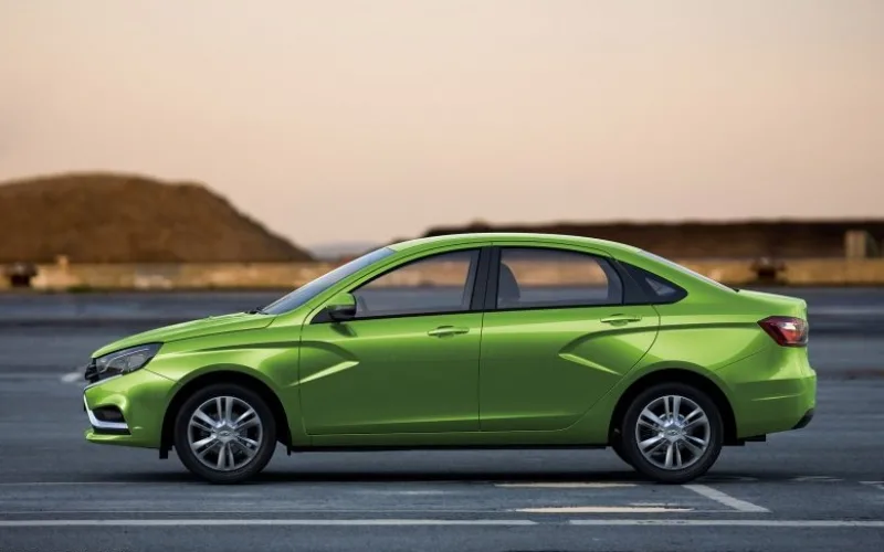 lada-vesta-2-png Xe được trang bị bộ la-zăng có kích thước tùy chọn là 15 inch hoặc 16 inch