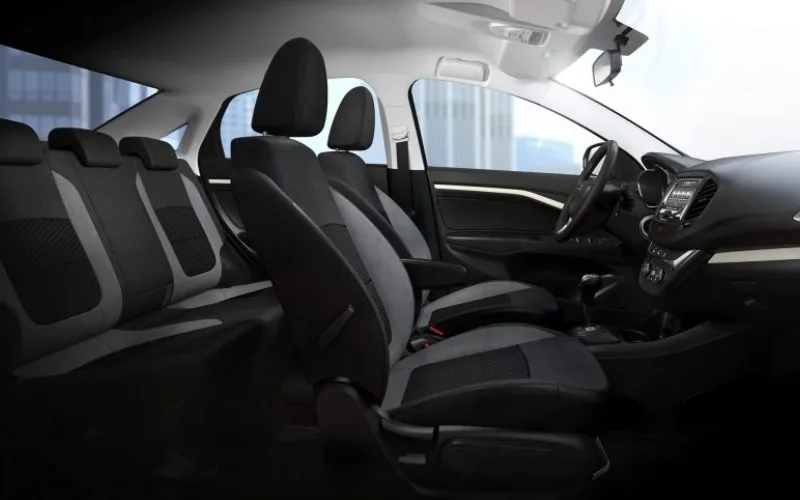 lada-vesta-8-png Hệ thống ghế ngồi trên Lada Vesta được trang bị khá đầy đủ với chất liệu nỉ cao cấp