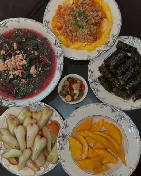 Ngoài là một nàng Hậu đa tài, Lương Thùy Linh cũng là một cô gái giỏi nội trợ, đam mê nấu ăn.